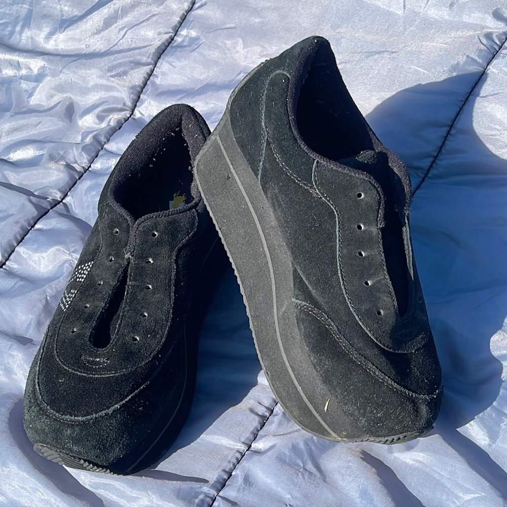 Vintage Black Volatile Platforms